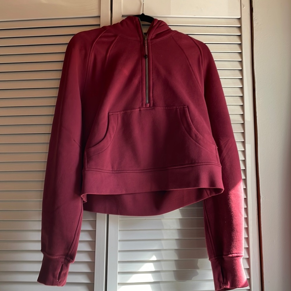 lululemon scuba in mulled wine NWOT